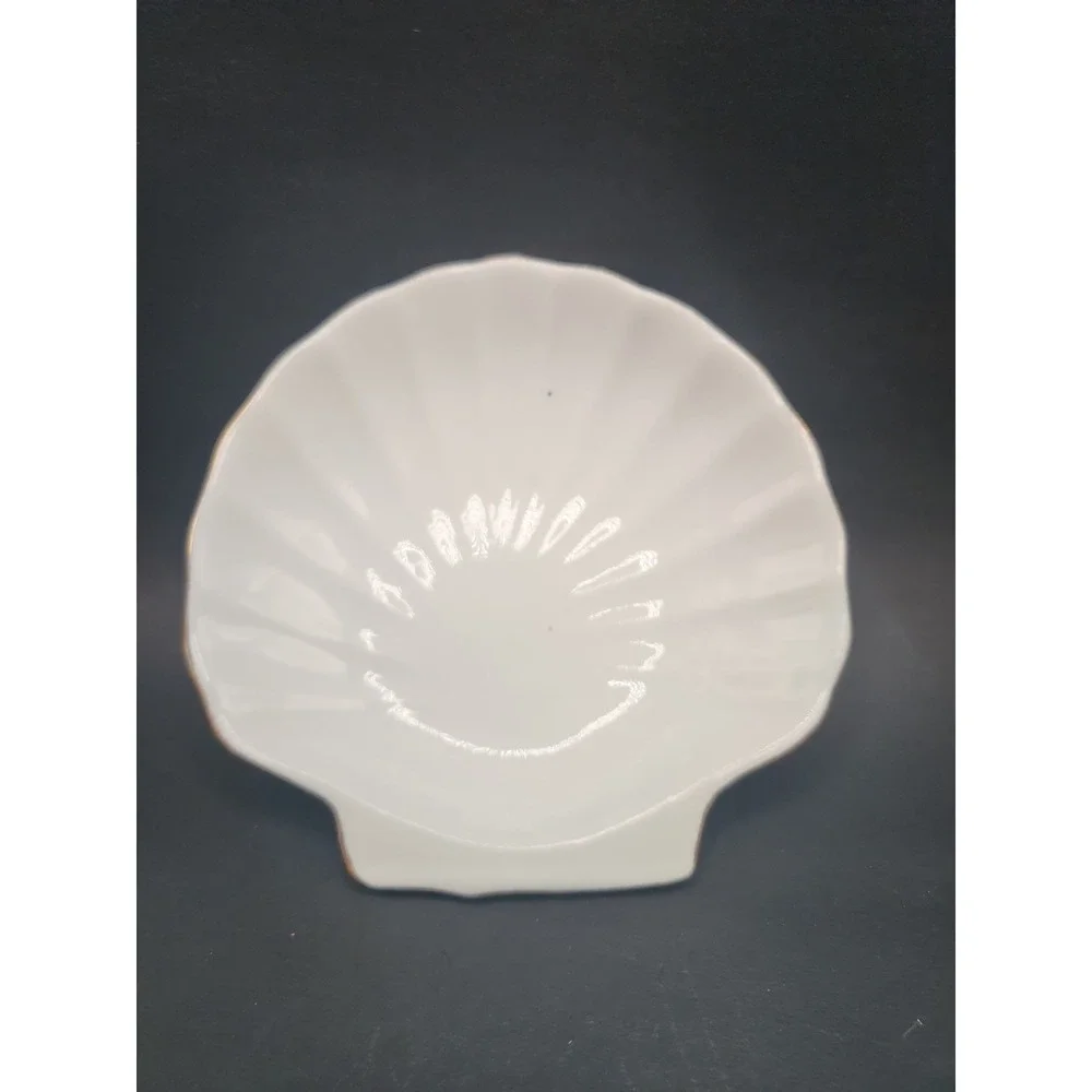 Vintage Avalon Treasures Porcelain Scallop Shell Trinket Dish Gold Trim White